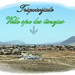 Tinajas Villa