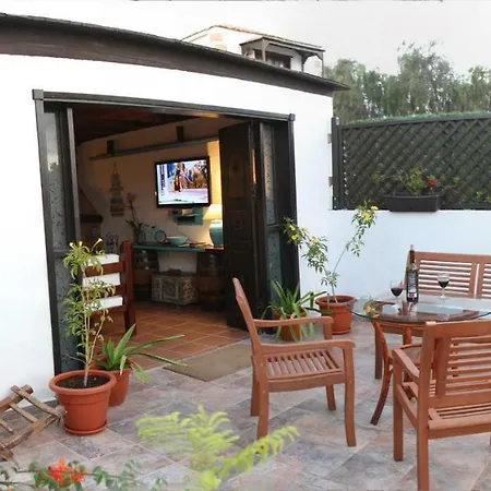 Tinajas Villa Triquivijate