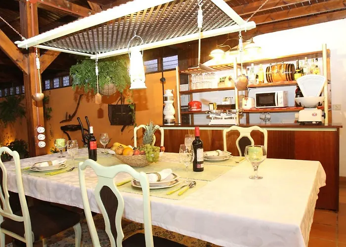 Tinajas Βίλα Triquivijate